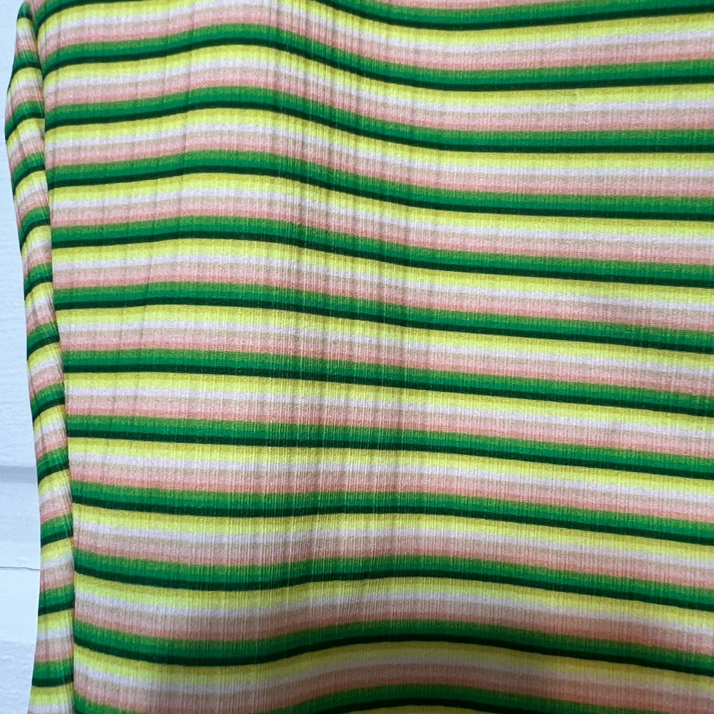 Hurley brand crop top - Picture 3 of 3